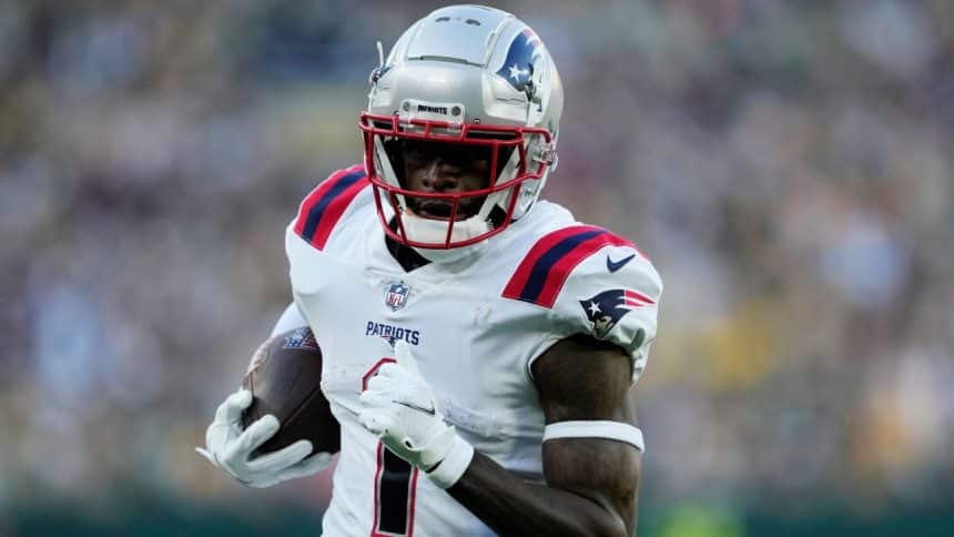Source: Patriots reach new deal with WR Parker