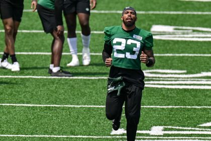 Sources: Tests show torn ACL for Jets S Clark