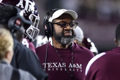 Texas A&M defensive line coach Price dies at 55