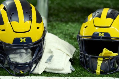 Edge rush recruit Smith joins twin brother at U-M