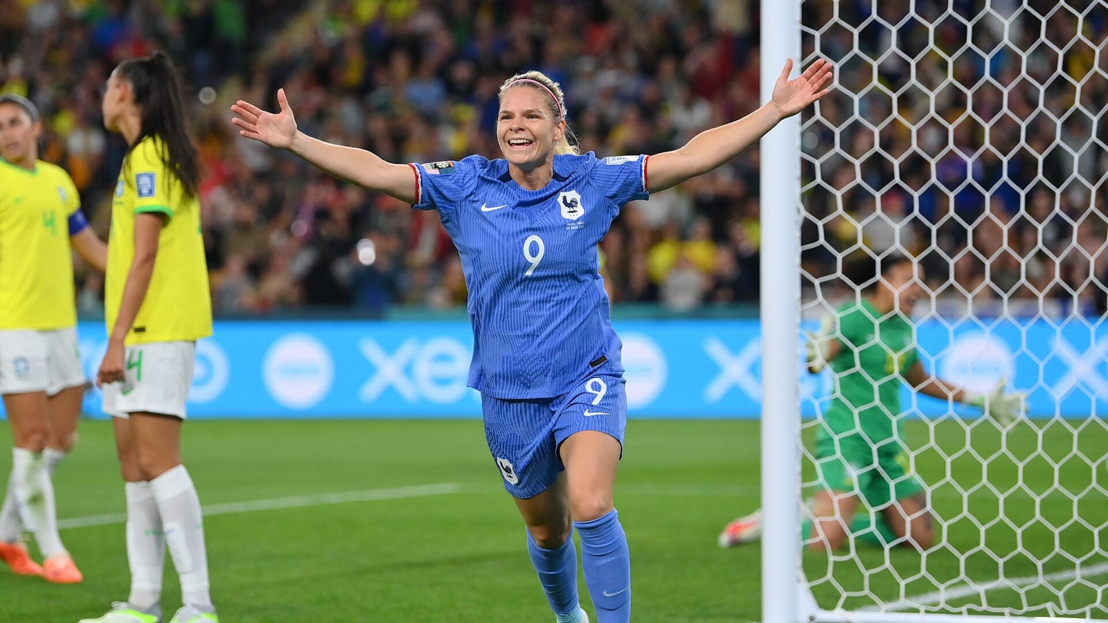 France's Eugenie Anne Claudine Le Sommer scores goal vs. Brazil in 17'