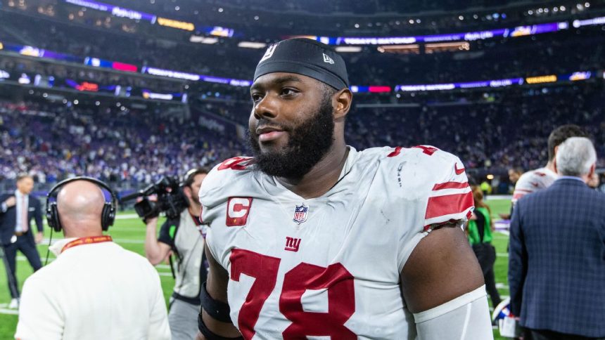 Giants sign star LT Thomas to record extension