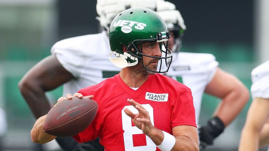 'Taking his time': Patient QB Rodgers wows Jets