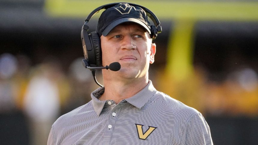 'Vanderbilt is home': Coach Lea gets extension