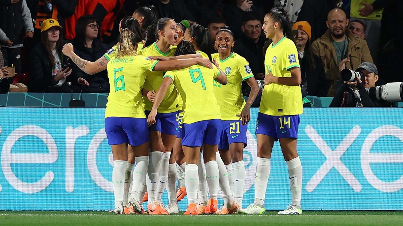 Brazil's Bia Zaneratto scores goal vs. Panama in 48'