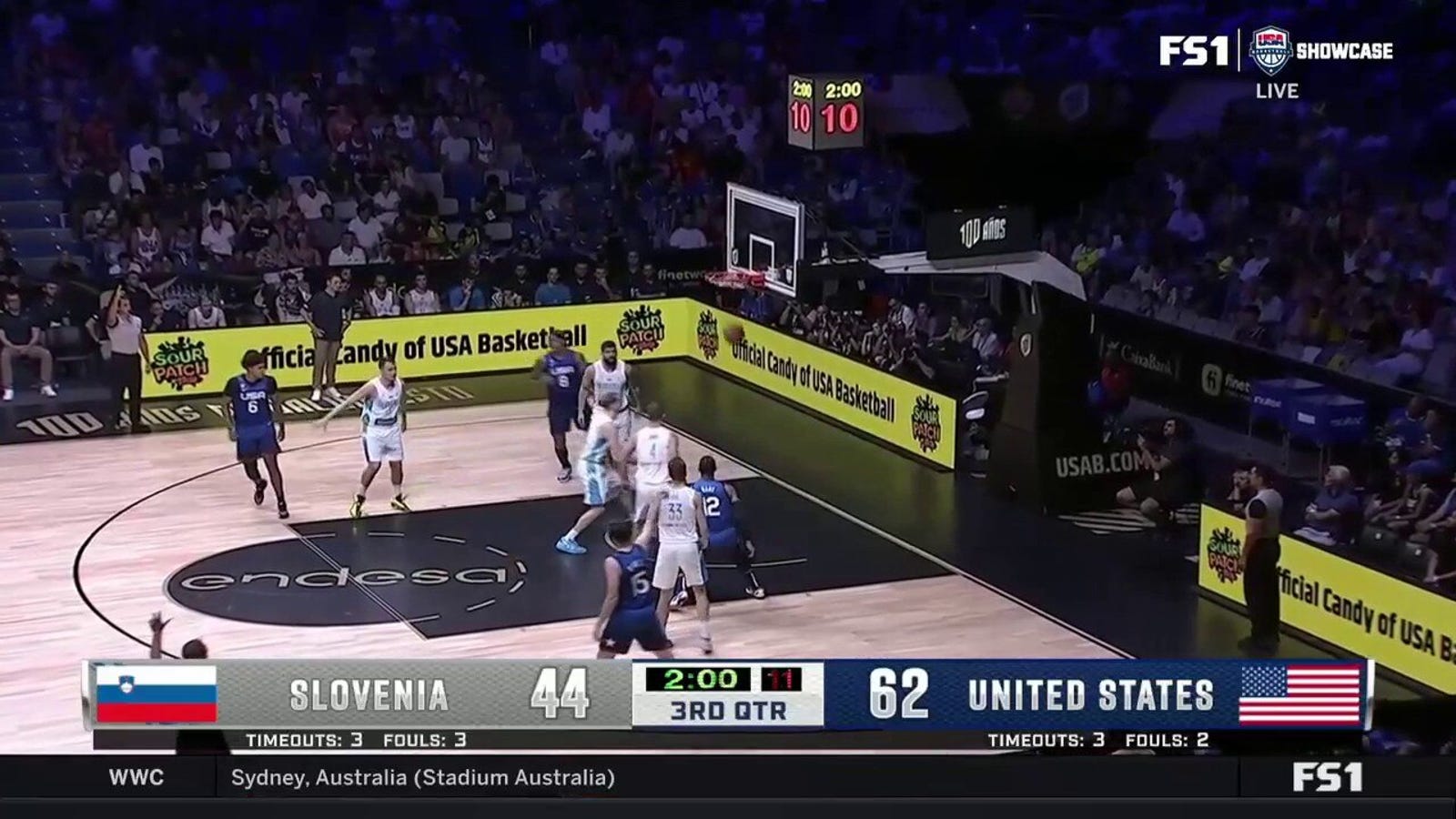 Josh Hart makes an acrobatic pass to Austin Reaves who drills the three, extending Team USA's lead vs. Slovenia