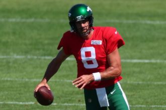 Best of Sunday at NFL training camps: Aaron Rodgers dazzles, Bryce Young preps for start