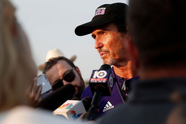 Briles to coach new spring football team in Dallas