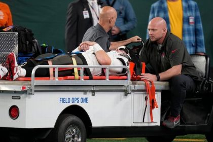 Bucs QB Wolford carted off due to neck injury