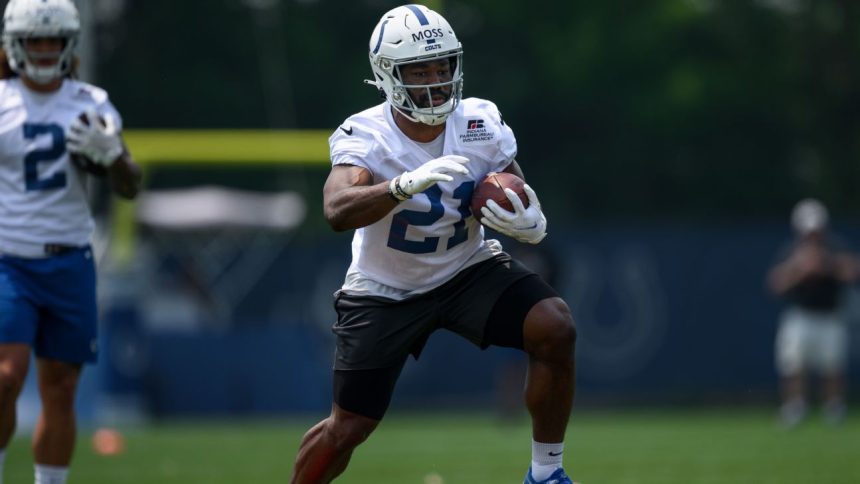 Colts RB Moss suffers broken arm, source says