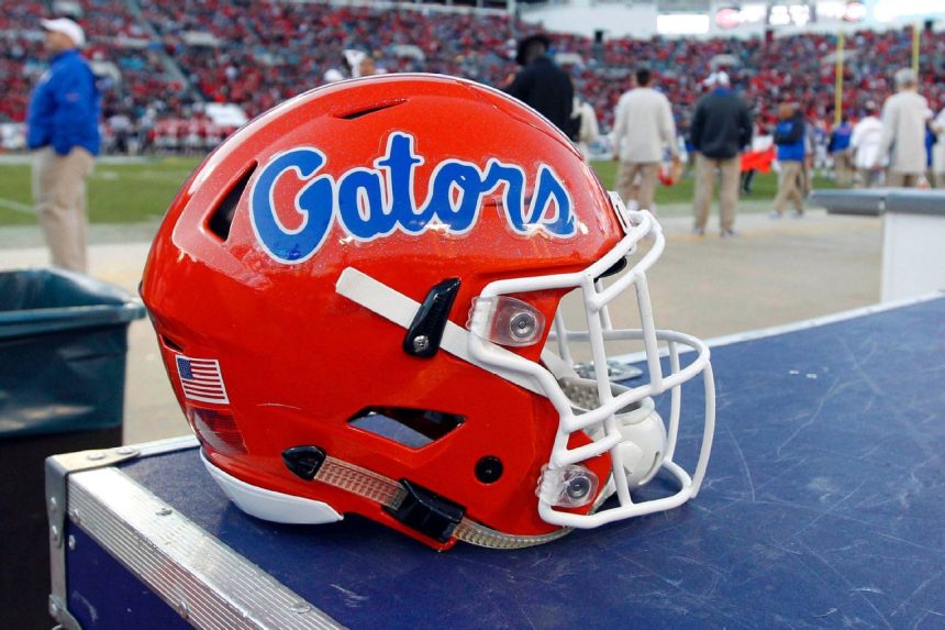 Gators lose RB Carroll for season with knee injury