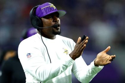 How Kirk Cousins, Vikings' offense cope with the 'Brian Flores Experience'