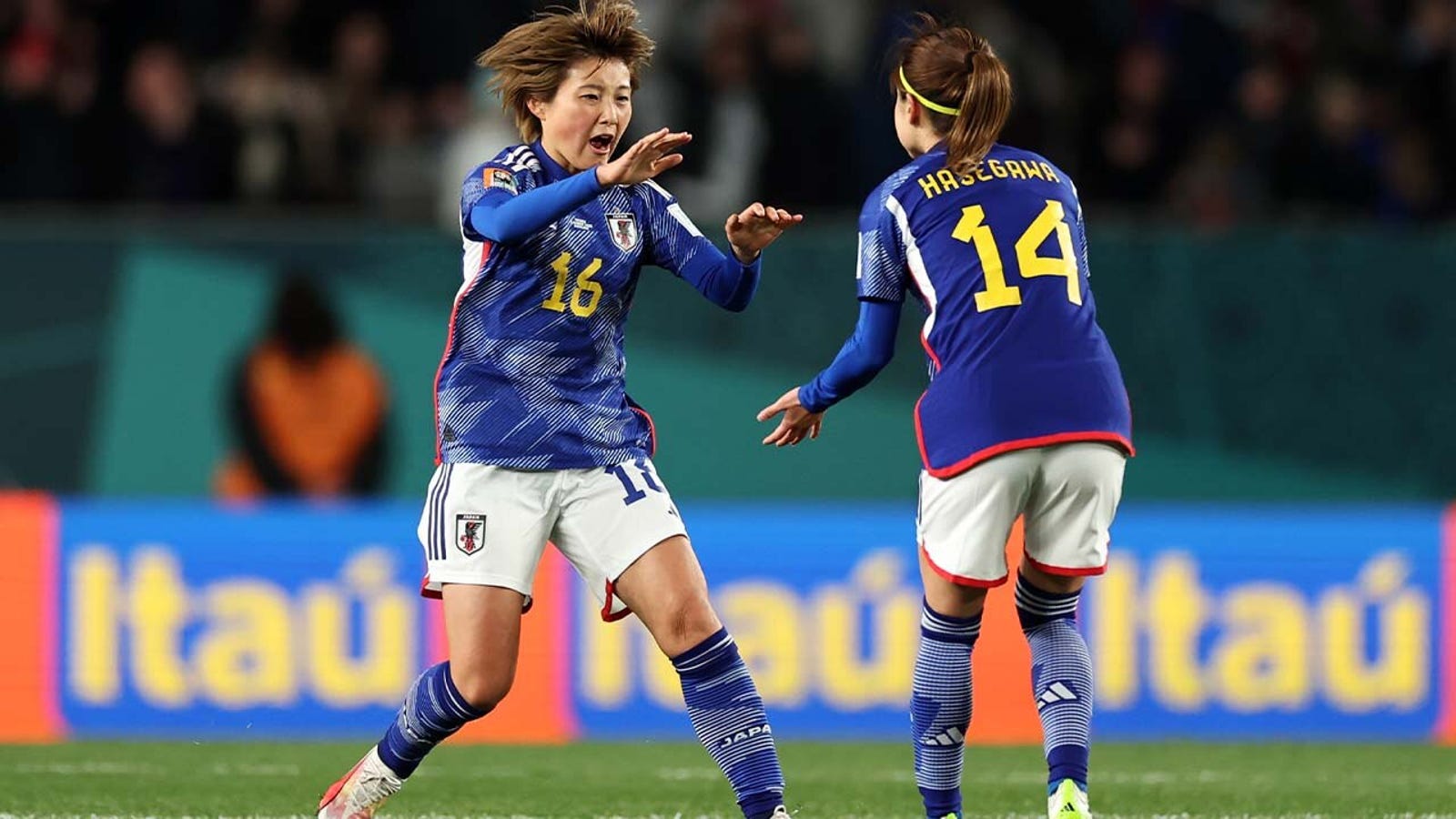 Japan's Honoka Hayashi scores goal vs. Sweden in 87'