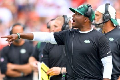 Jets assistant back after injury at practice brawl