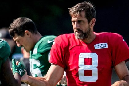 Jets sense Rodgers' frustration after spotty drill