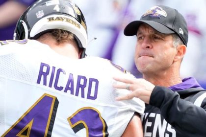 Pro Bowl FB Ricard joins Ravens' OL for practice