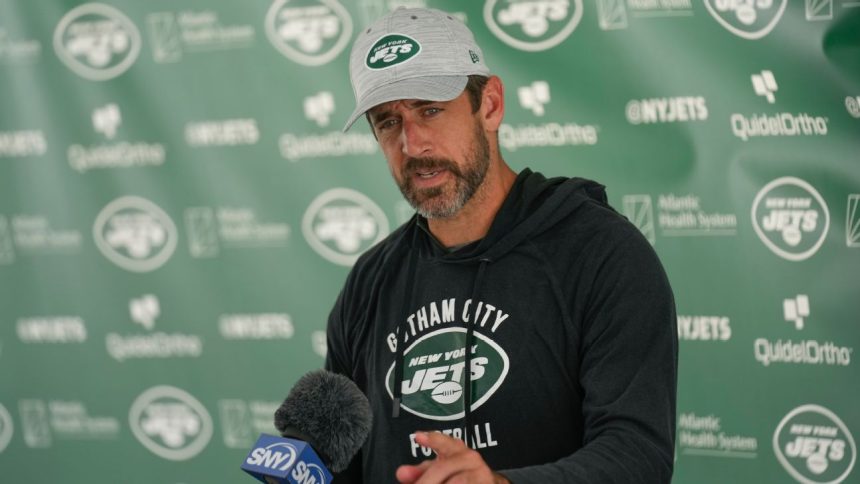 Rodgers' concerns over Jets' O-line 'pretty low'