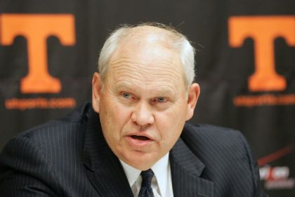 Vols HOF coach Fulmer recovering after surgery