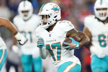 Dolphins WR Waddle clears protocol, set to return