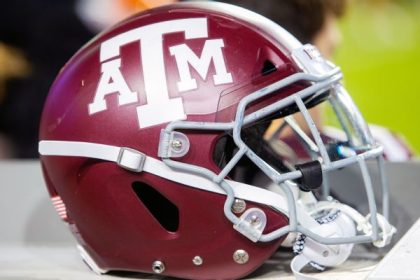 DT McKinley, No. 30 overall recruit, chooses A&M