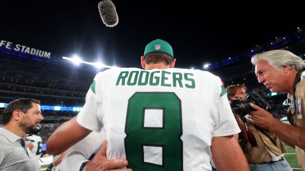 'Hard Knocks' finale: Aaron Rodgers tells of a bizarre UFO sighting and more