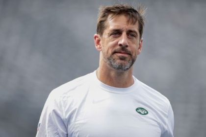 Malibu motivator: Aaron Rodgers stays connected to Jets in meetings via FaceTime