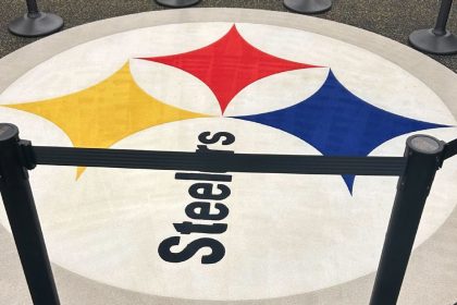 Steelers' plane makes emergency landing in KC