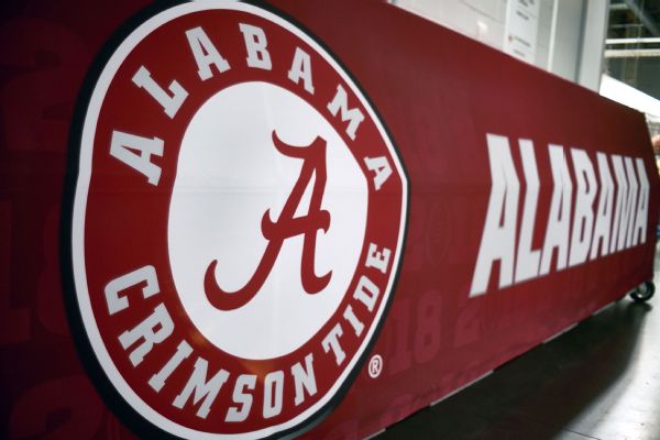 Bama DB Moore suffers ankle injury against A&M