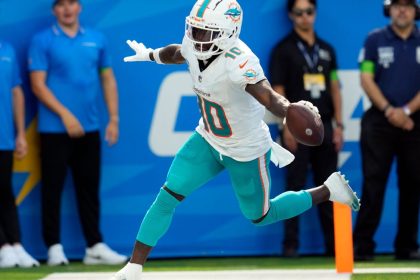 Cameras follow Fins for in-season 'Hard Knocks'