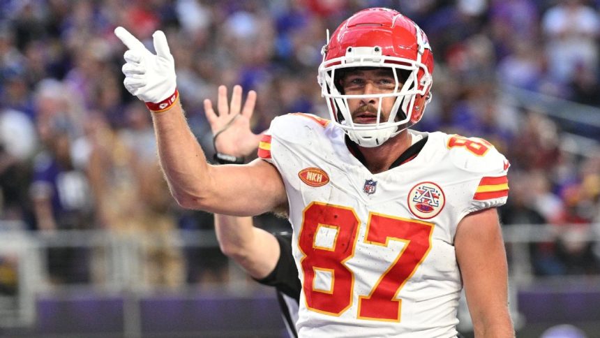 Chiefs' Kelce questionable to play vs. Broncos