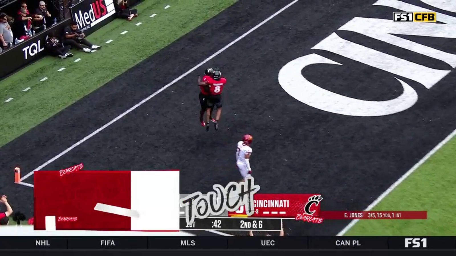 Cincinnati QB Emory Jones hits Chamon Metayer for a 20-yard TD