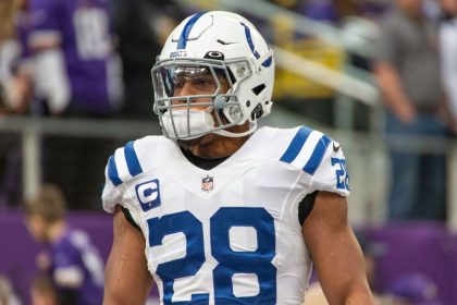 Colts teammates support Taylor as RB returns
