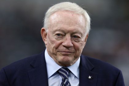 Cowboys' Jones says he won't initiate trade talks