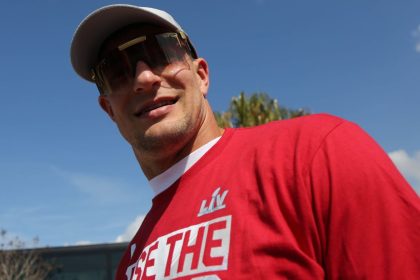 Gronkowski to 'turn it up' as new LA Bowl host