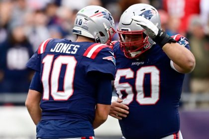 Pats stun Bills to give Belichick 300th career win