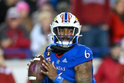 Source: QB Daniels likely to sit again for Kansas