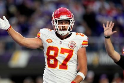 Travis Kelce returns from ankle injury to deliver big plays for Chiefs