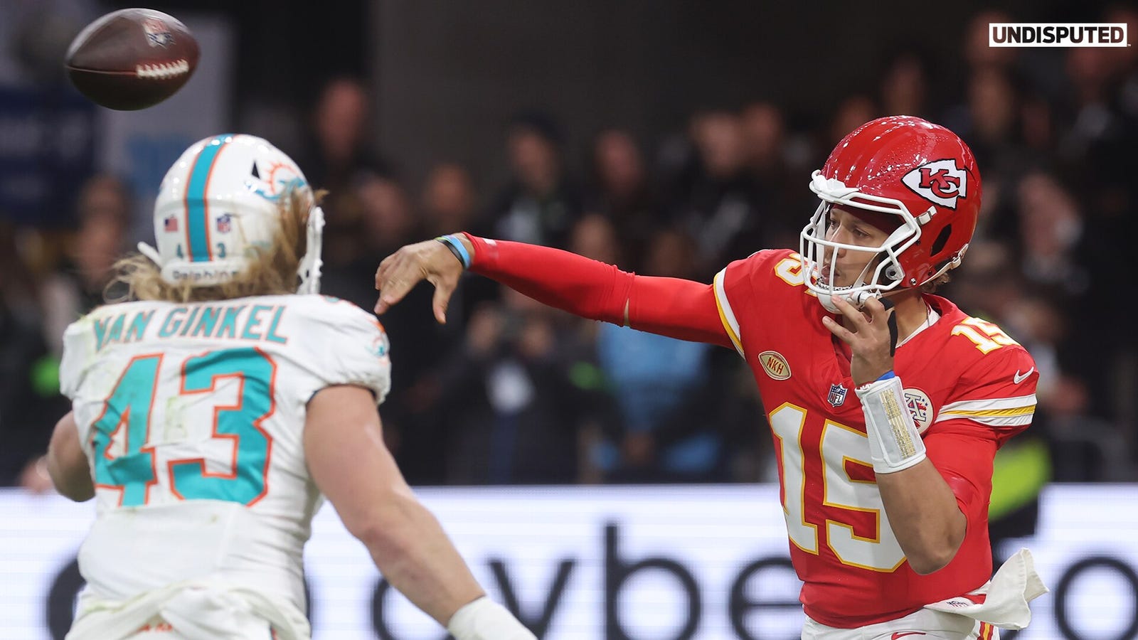 Chiefs beat Dolphins despite Mahomes being held scoreless in second half