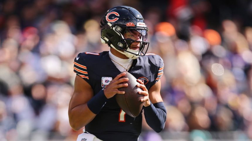 As Justin Fields returns, Bears look to evaluate QB position