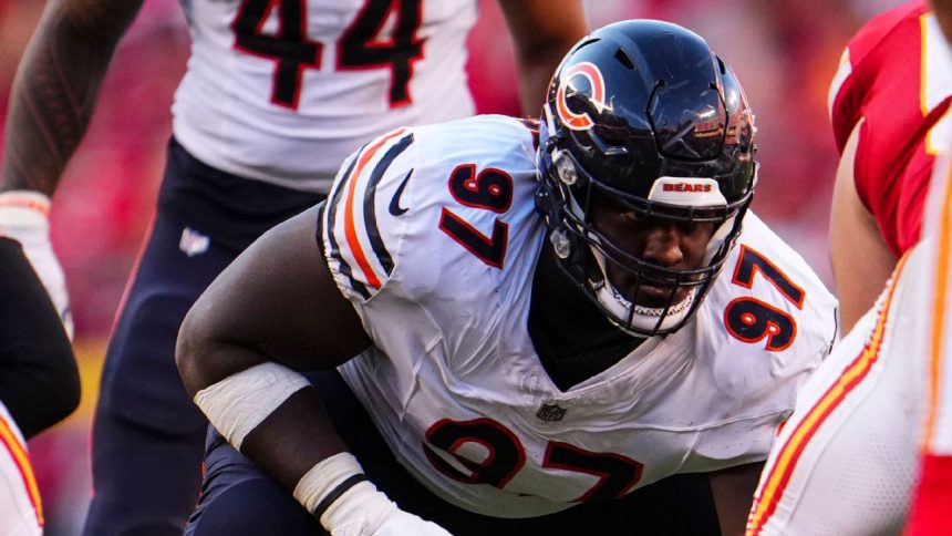 Bears sign DT Billings to two-year extension