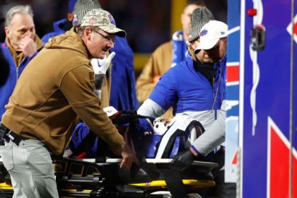 Bills' Rapp has shot to play Sun. after neck injury