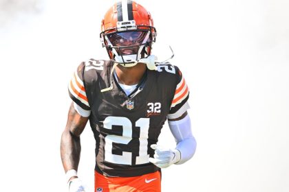 Browns CB Ward hurts neck in win over Ravens