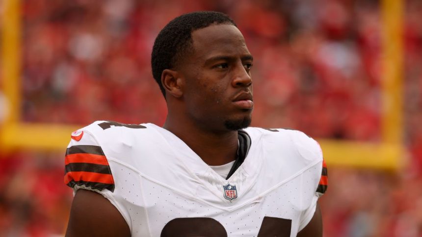 Browns RB Chubb undergoes 2nd knee surgery