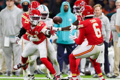 Chiefs' heads-up play on D results in decisive TD