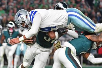 'Dak is a freaking warrior': Dak Prescott putting body on the line for Cowboys' offense