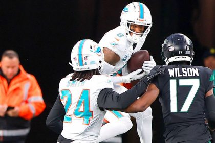 Dolphins overwhelm Jets and QB Tim Boyle, who throws 99-yard INT