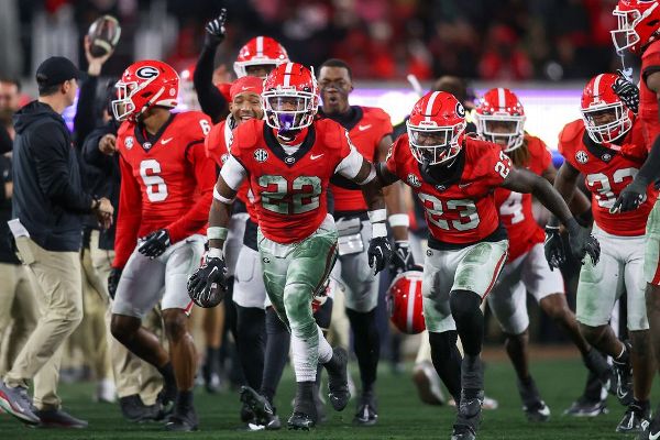 Georgia jumps Ohio St. for No. 1 in CFP rankings