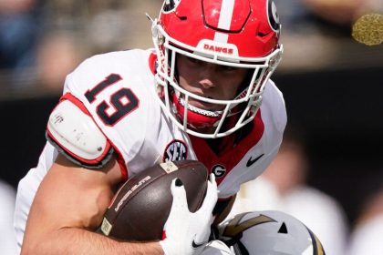 Georgia TE Bowers running again in practice