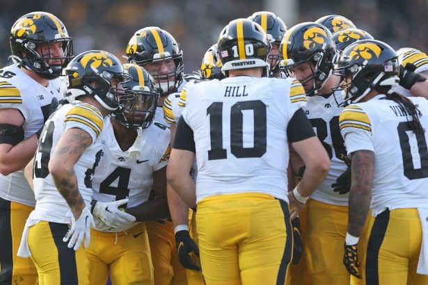 Historic low: Bettors backing Rutgers-Iowa under