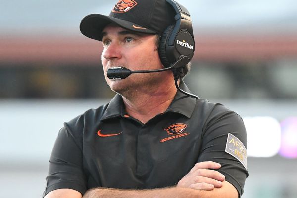 Oregon St. AD: Keeping coach Smith top priority